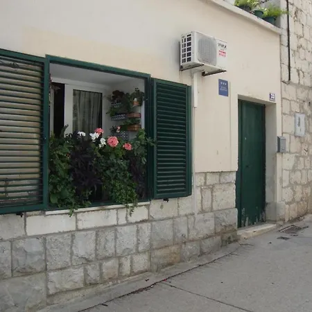 公寓 Toniko With Terrace *